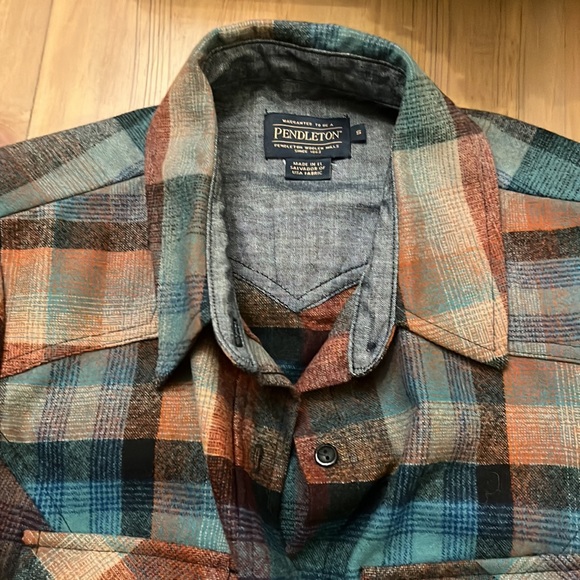 Pendleton Wool button down shirt - Picture 2 of 4